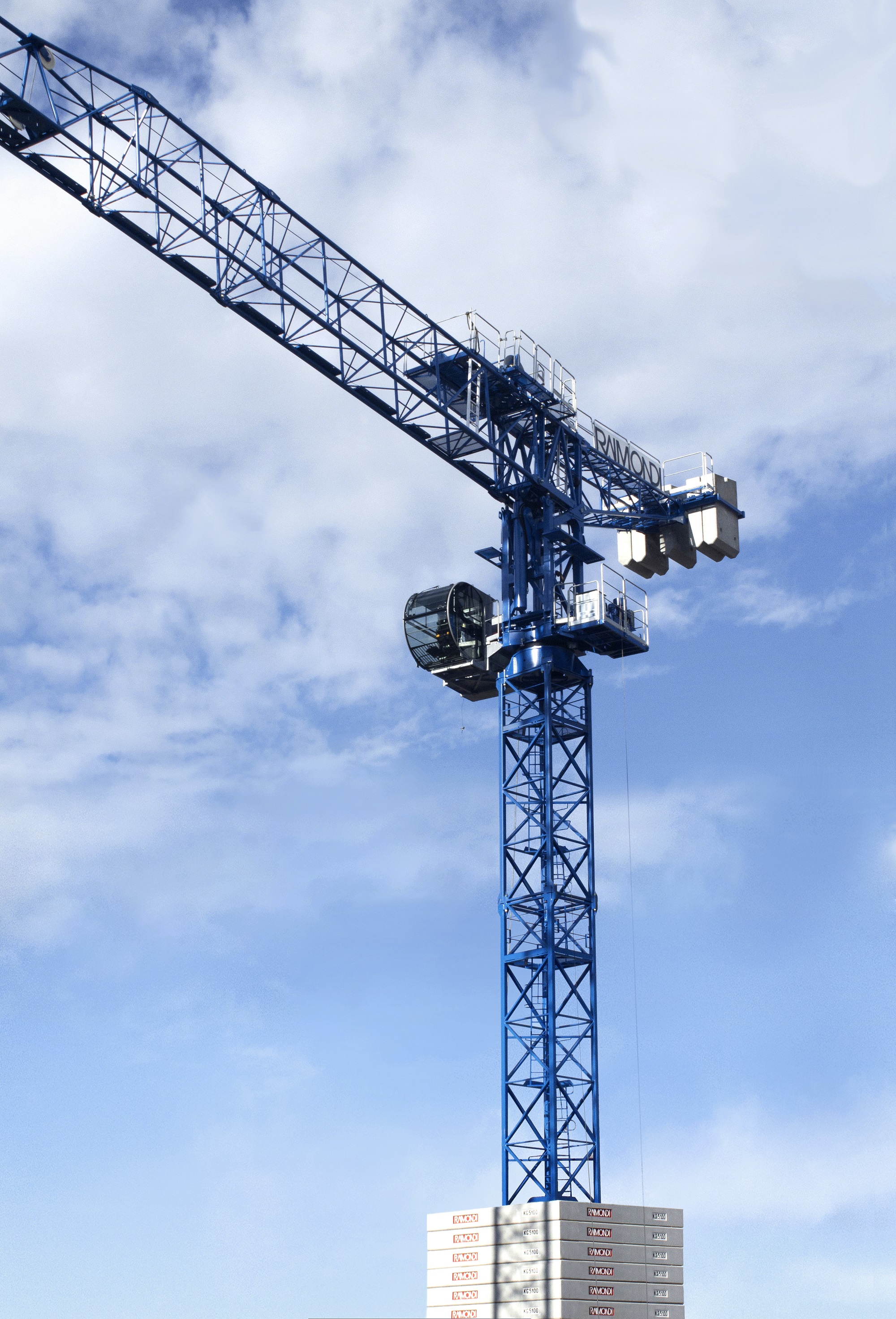 Raimondi LRH174 luffing hydraulic crane - Raimondi Cranes ...