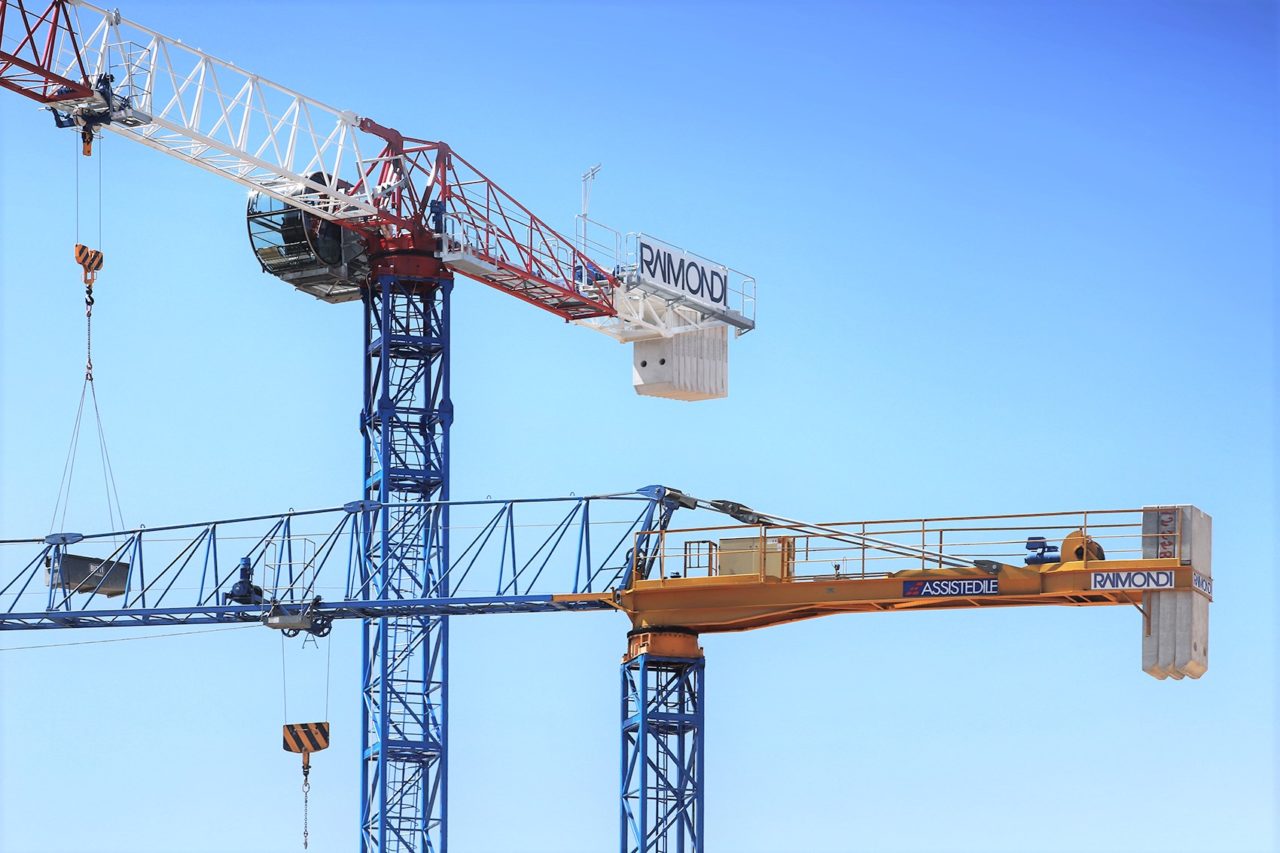 Two-Raimondi-flattop-tower-cranes-erecte