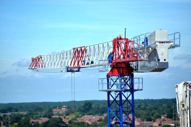 Bennetts completes installation of two of four Raimondi tower cranes on Berkshire development