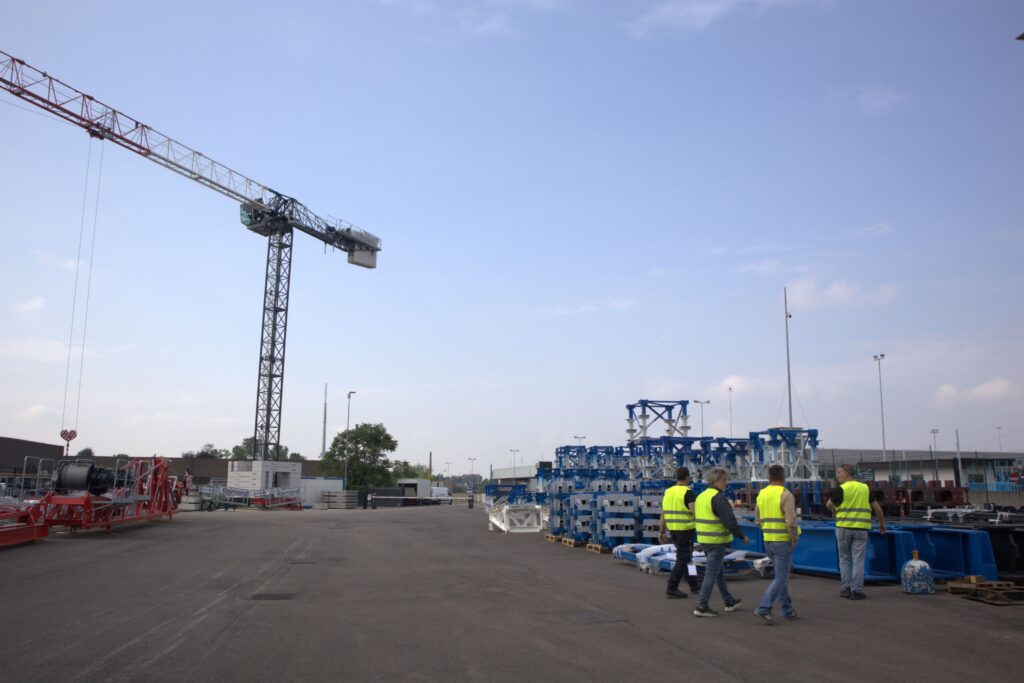 In Pictures: Field experts from Italy and Ireland join product trainings at Raimondi Cranes HQ