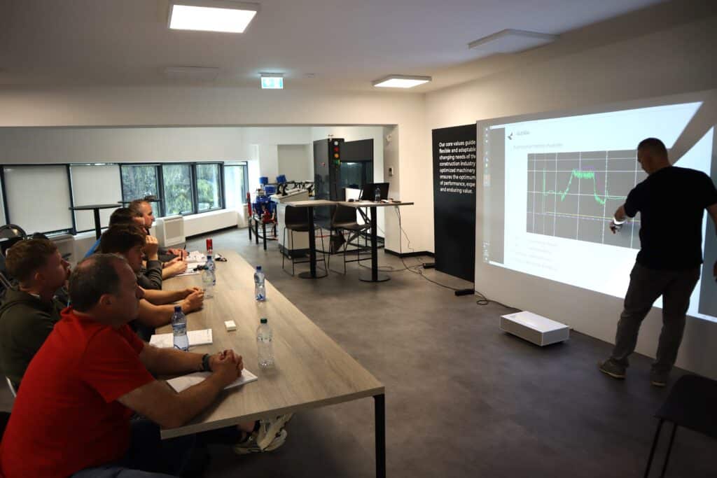 In Pictures: Field experts from Italy and Ireland join product trainings at Raimondi Cranes HQ 